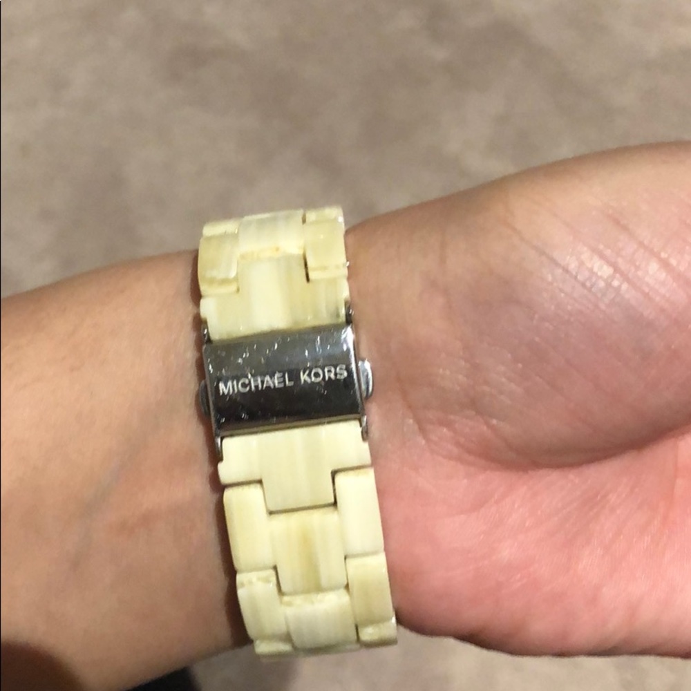 Michael Kors watch - Picture 2 of 3